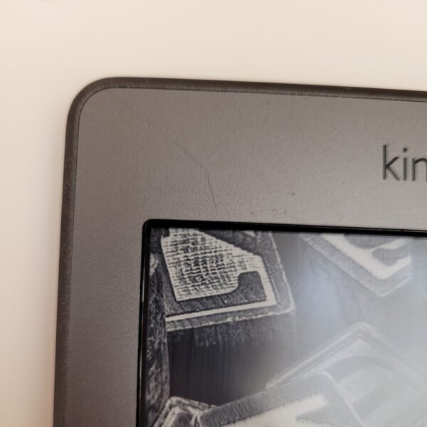 Amazon Kindle Touch (4th Generation) D01200, 4gb, 6" [Grade A] - Image 4