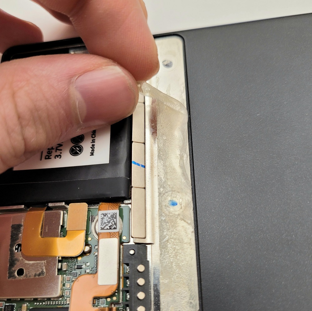 Kindle Oasis Repair Guide - Removing Adhesive